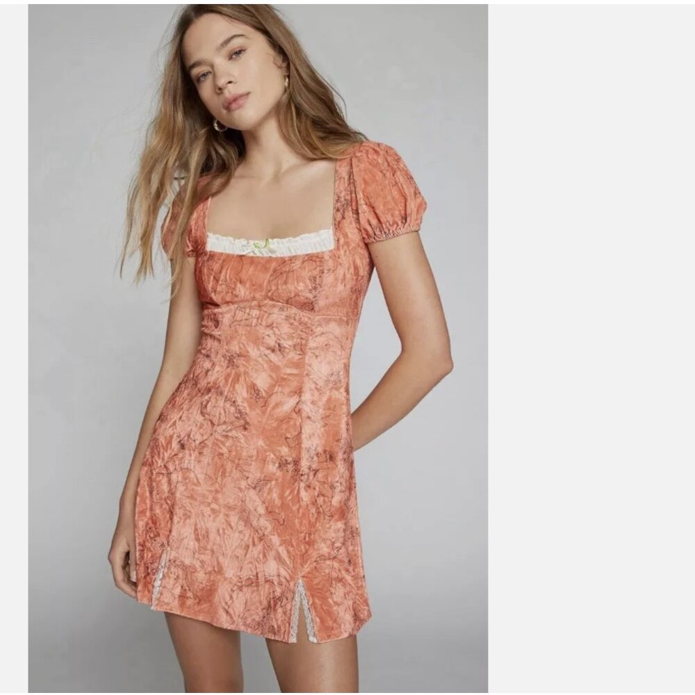 NWOT Kimchi Blue X Urban Outfitters Jill Velvet Mini Dress